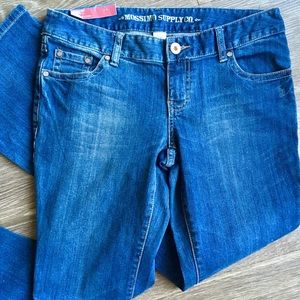 NWT Mossimo Low Rise Bootcut Jeans, Size 9